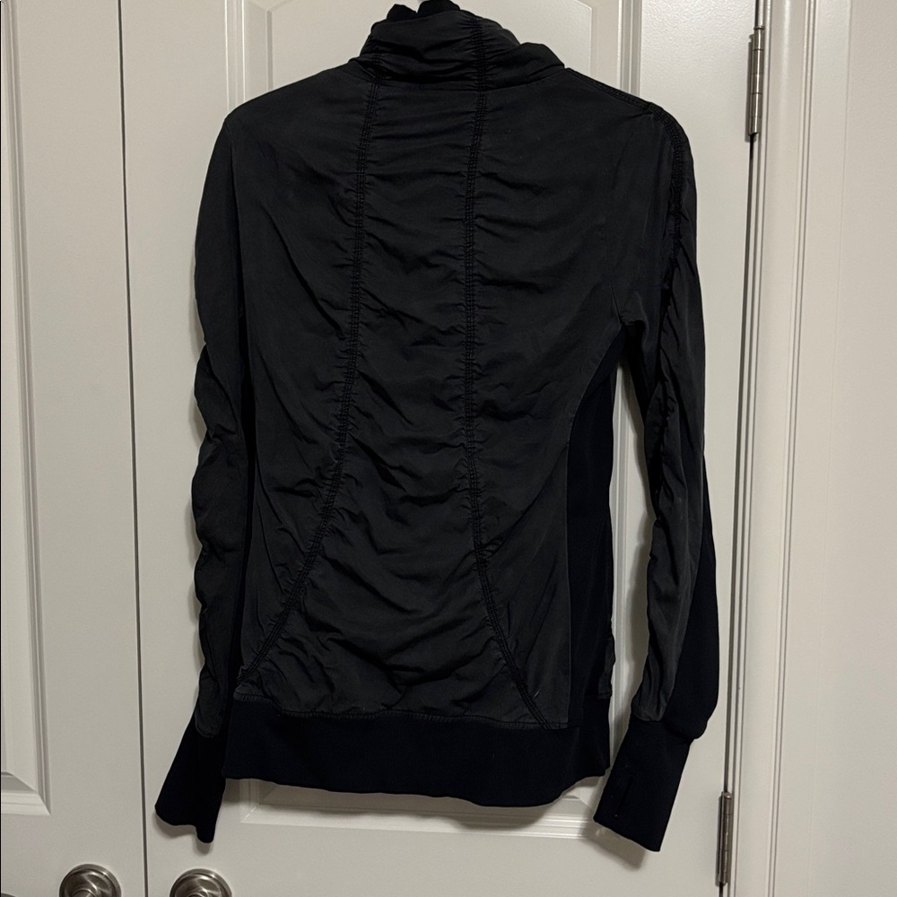 Lululemon Reversible Cool Down Jacket - Picture 7 of 10